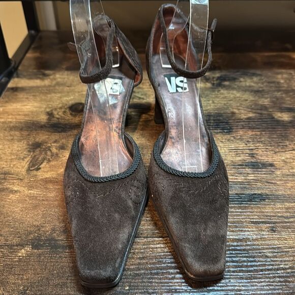 Victoria’s Secret Brown Suede Heels Size 7 - Picture 2 of 11